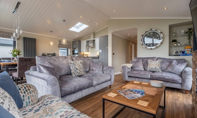 Burnham Market House | Family-Friendly Twelve Burnham Lodge in Beautiful Norfolk