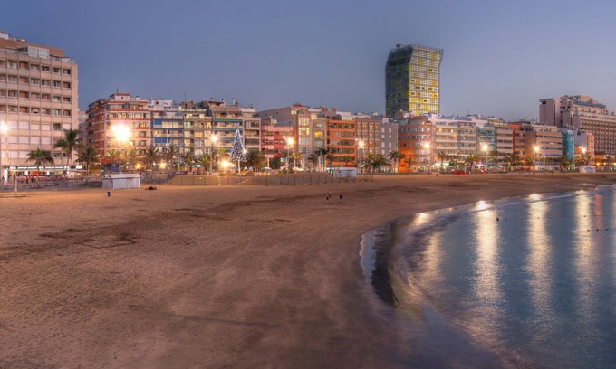 Las Palmas de Gran Canaria Bed & Breakfast | Experience Ocean Views at Twenty-Seven Degrees Hotel