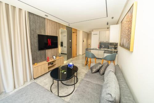 Casablanca Apartment | Family-Friendly Stay at Twenty Four Inn