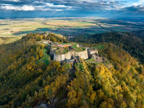 Srebrna Gora Hotel | Pet-Friendly Retreat at Twierdza Srebrna Góra Donżon