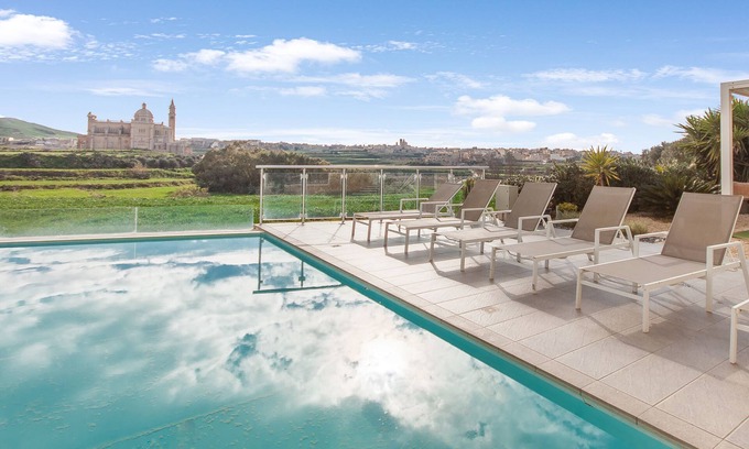 Ta' Għammar House | Twilight Gozitan Farmhouse with Pool and Spa in Gozo