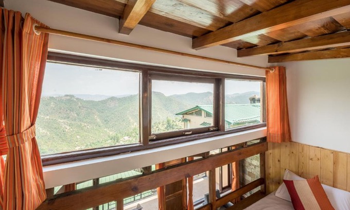 Kasiyalekh Apartment | Cozy Twilight Ridge Studio with Wi-Fi and Hill Views