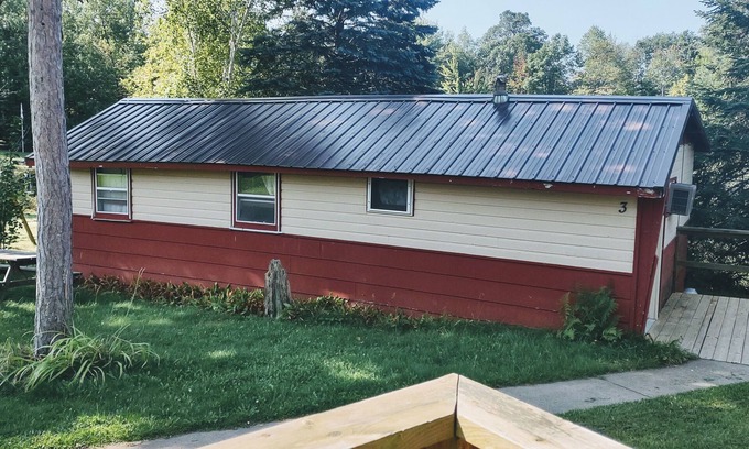 Tomahawk Resort | Relax at Twin Bay Resort's Cozy Lakeside Cabin #3