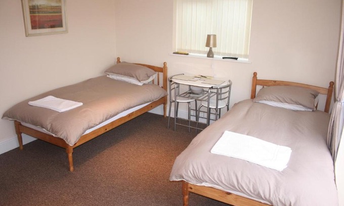 Hedon House | Top-Rated Twin Bays: Family-Friendly & Accessible Stays