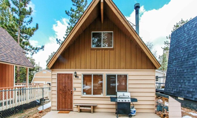 Sugarloaf House | Family-Friendly Twin Bear with Kitchen & Perfect 10 Rating