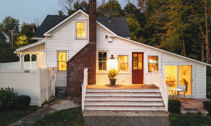 Clinton Corners House | Unforgettable Twin Cedar Pond: Farmhouse with Pool & Hot Tub