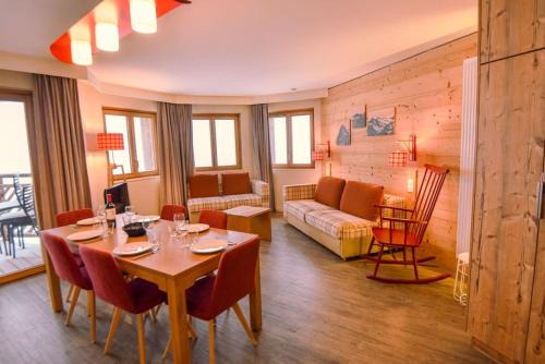 Avoriaz Apartment | Explore Twin Peaks Lodge in Avoriaz: Family-Friendly Retreat