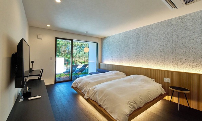 Akaogi Hotel | Modern Twin Room with Kitchen & Breakfast in Kagoshima
