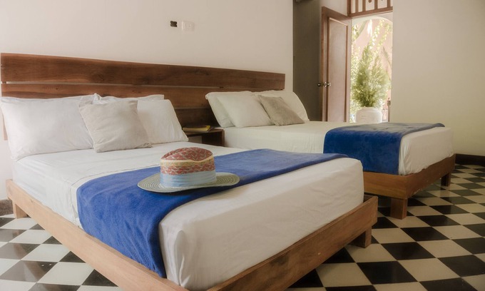 Barrio Centro Hotel | Relax in a Twin Room with Terrace & Pool at Colonial House