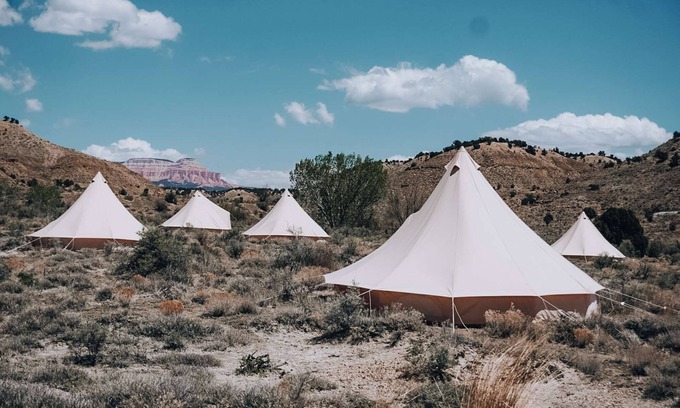 Tropic House | Discover Twin Tent: Nature Retreat Near Red Cliffs