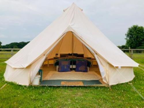 New Forest District Other | Twinkle Bell 1: Family-Friendly Stay with Breakfast Included