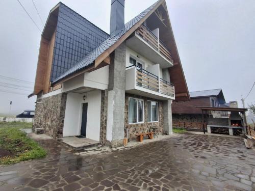Bakuriani House | Guest Rated 10/10 at Twins Bakuriani - Family-Friendly Stay