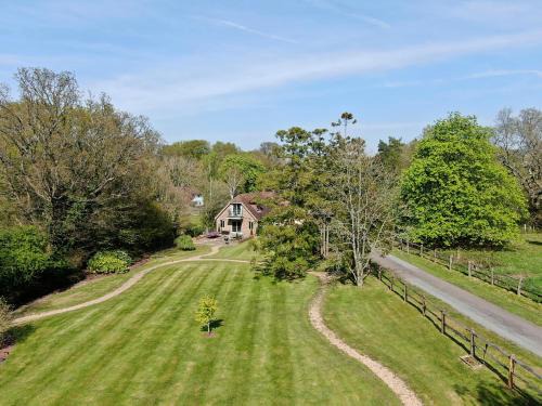 Battle House | Relaxing Retreat at Twisly North Lodge - 5-Star Experience