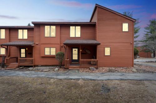 North Creek House | Twister 68I - Mountain Retreat with Stunning Views