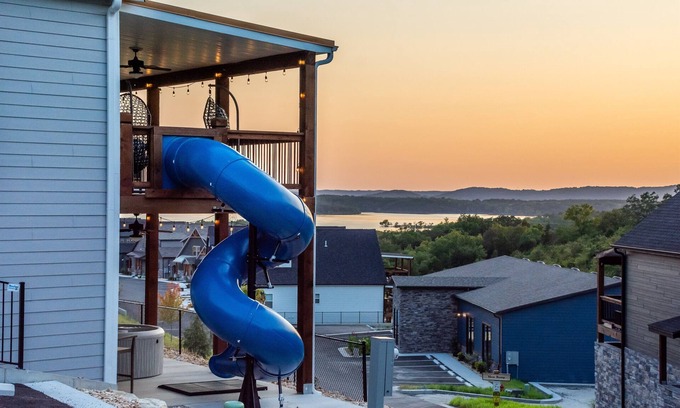 Table Rock House | Experience Lake Views and Hot Tub Bliss at Skye Retreat