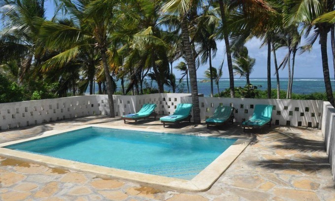 Watamu House | Two 2 Bedroom Beach Houses - all en-suite, right on the beach in Watamu, Kenya