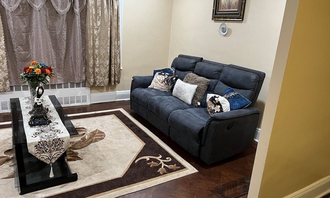 Flatlands House | Inviting Bedrooms in the Heart of Old Mi Basin
