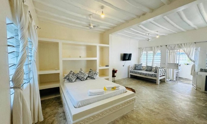Watamu Bed & Breakfast | Two bed rooms ensuite with bathroom #1