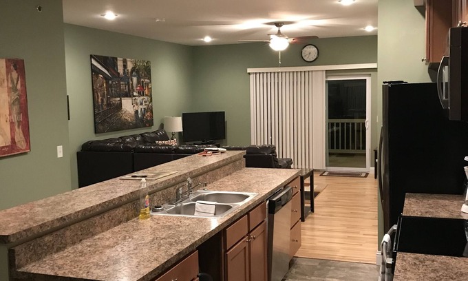 Grafton Condo | Stunning Condo with River Views, Pool & 9.8 Guest Rating