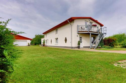 Arbshagen Apartment | Comfortable Two-Bedroom Apartment in Gross Kordshagen