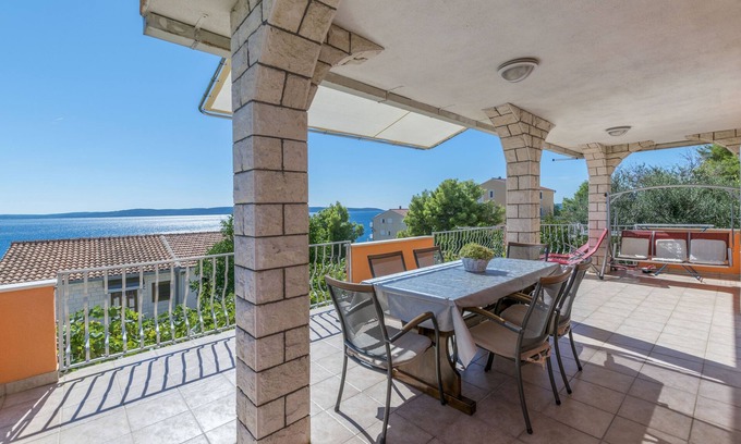 Okrug Gornji Apartment | Beachfront Two-Bedroom Apartment with Terrace and Views