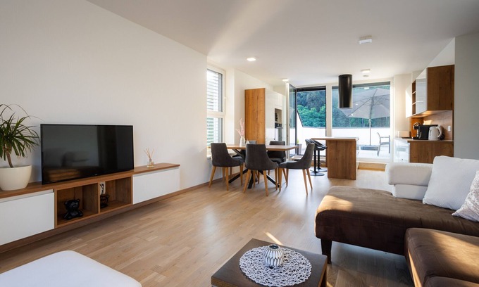 Podcetrtek Apartment | Two Bedroom Apartment with Terrace in Podčetrtek