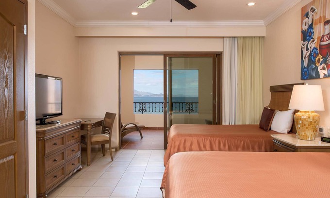 Loreto Apartment | Spacious Two Bedroom Apartment Steps from the Beach