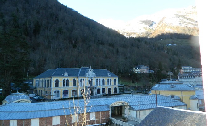 Cauterets Apartment | Family-Friendly Two-Bedroom Apartment with Spa Access