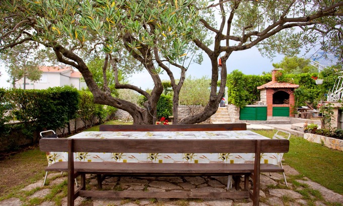 Promajna Apartment | Seaside Two Bedroom Apartment with Terrace in Promajna