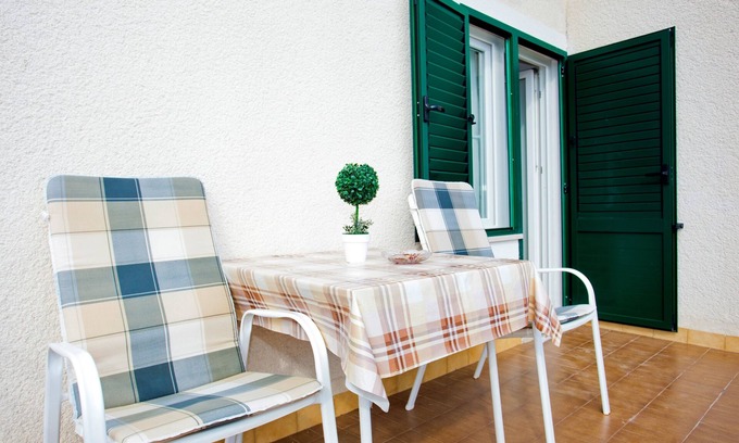 Promajna Apartment | Exceptional Two-Bedroom Apartment with Ocean View in Promajna