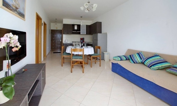 Sukosan Apartment | Seaside Two-Bedroom Apartment with Terrace in Sukošan