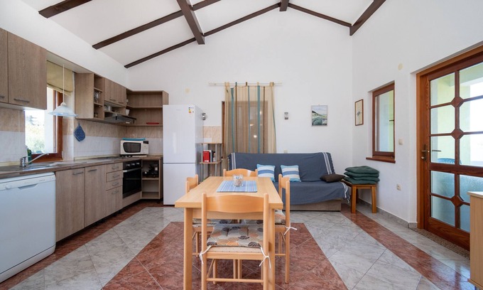Veli Rat Apartment | Beachside Two-Bedroom Retreat with Ocean View on Dugi Otok