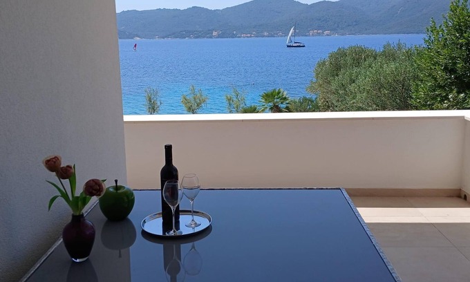 Viganj Apartment | Two bedroom apartment near beach Viganj - Podac, Pelješac (A-24663-a)