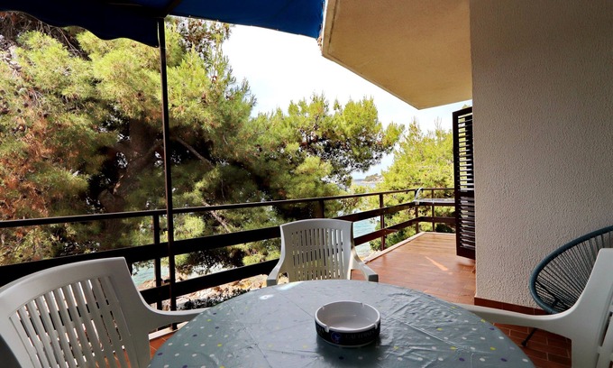 Prizba Apartment | Prime Two Bedroom Apartment with Ocean View in Prižba