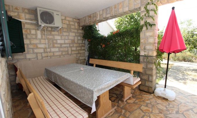Mandre Apartment | Cozy Two-Bedroom Apartment Steps from Mandre Beach