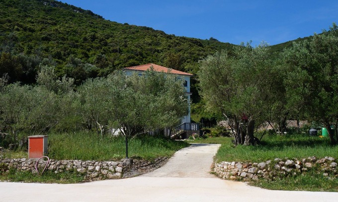 Luka Apartment | Ideal Two Bedroom Apartment by the Beach in Dugi Otok