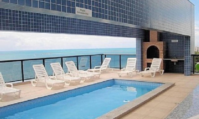 Pajucara Apartment | Seafront Two-Bedroom Apartment in Pajuçara with WI-FI