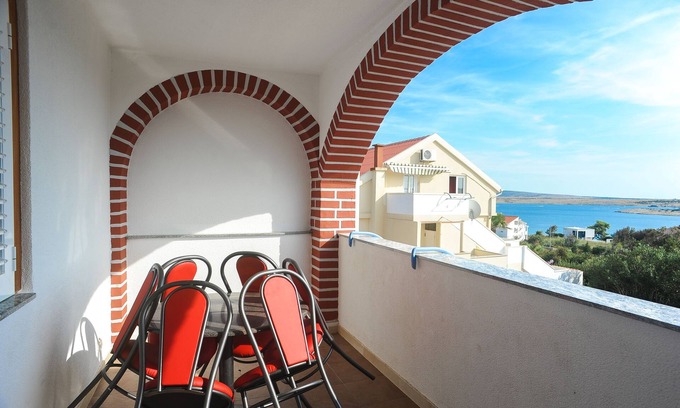 Caska Apartment | Inviting Two Bedroom Apartment with Terrace and Ocean View