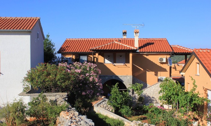 Ilovik Apartment | Two-Bedroom Apartment with Terrace and Ocean View in Ilovik