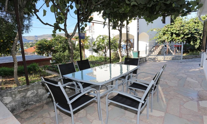 Trogir Apartment | Exceptional Two Bedroom Apartment with Ocean View in Trogir
