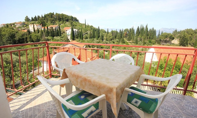 Trpanj Apartment | Two-Bedroom Apartment with Terrace and Ocean View in Trpanj