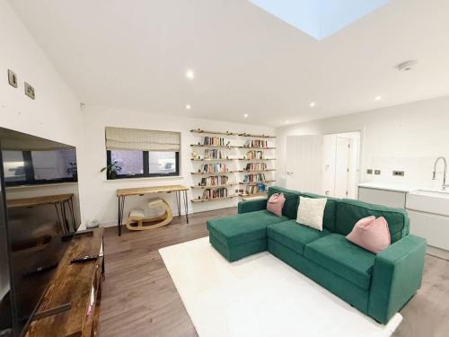 Bristol Apartment | Two bedroom basement flat in Brasswork