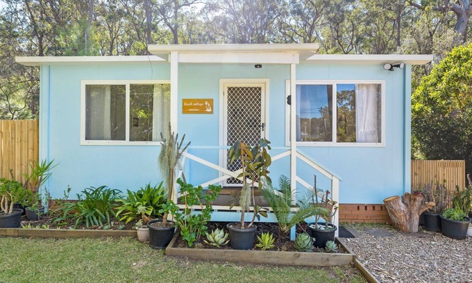 Manyana Cottage | Two bedroom beach cottage close to the beach.