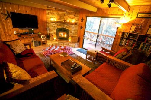 Idyllwild House | Two-Bedroom Camping Cabin and Private Gazebo in Idyllwild-Pine Cove, California