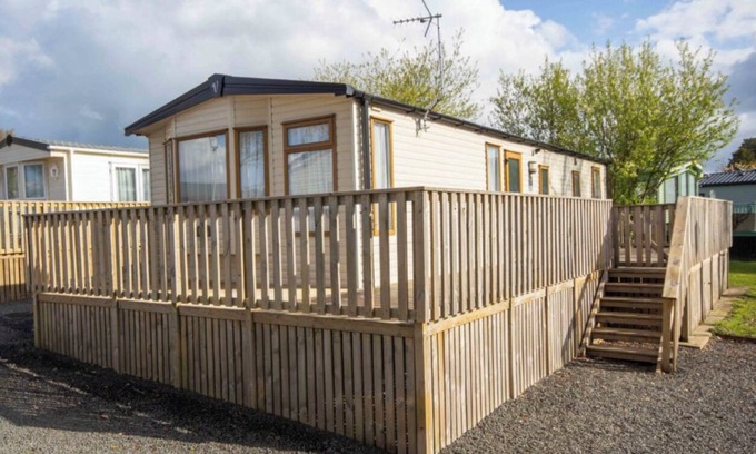Jedburgh House | Family-Friendly Two Bedroom Caravan at Lilliarsedge
