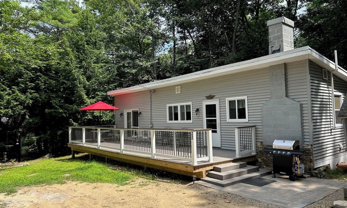 Northwood Cottage | Charming Two-Bedroom Cottage with Bow Lake Views & Beach Access
