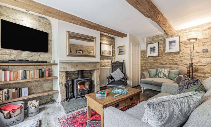 Chipping Campden Cottage | Pet-Friendly Two Bedroom Keeley Cottage in Cotswolds