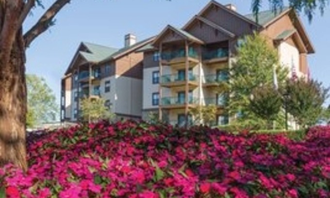 Sevierville Resort | Deluxe Two Bedroom Condo with Pool in Smoky Mountains