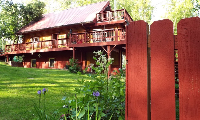 Fairbanks Apartment | Relaxing Two-Bedroom Retreat with Pool on Wooded Acres