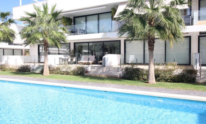 Mar de Cristal Apartment | Two Bedroom Modern Apartment Close to the Beach in Mar de Cristal
